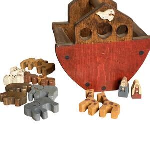 Handmade Rustic Wooden Noah’s Ark Animal Carry Handle Painted Toy Display Cute